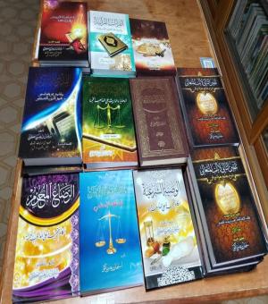 عشرة عناوين 6 منها في علوم القرءان و3 في علم الفراض وكتاب في الفقه. 